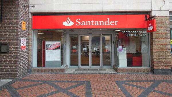 Santander UK limita los pagos a los mercados de criptomonedas